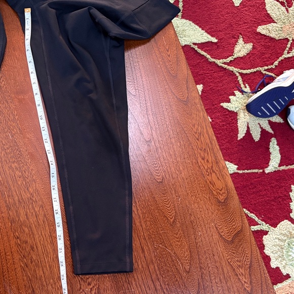 Girlfriend Collective Classic Black Cropped Leggings Medium - Picture 6 of 10